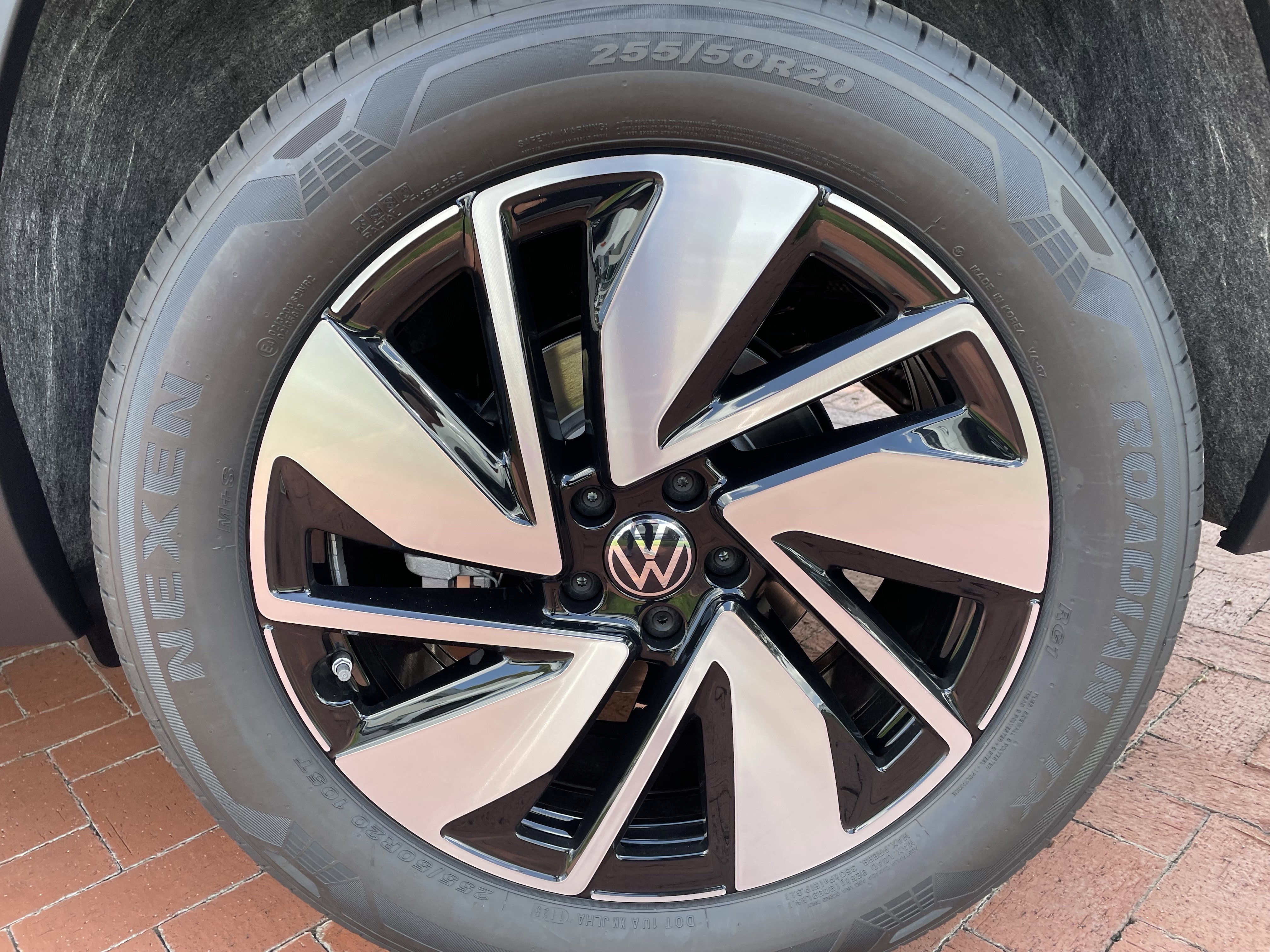 New 2026 Volkswagen Atlas SE image 8