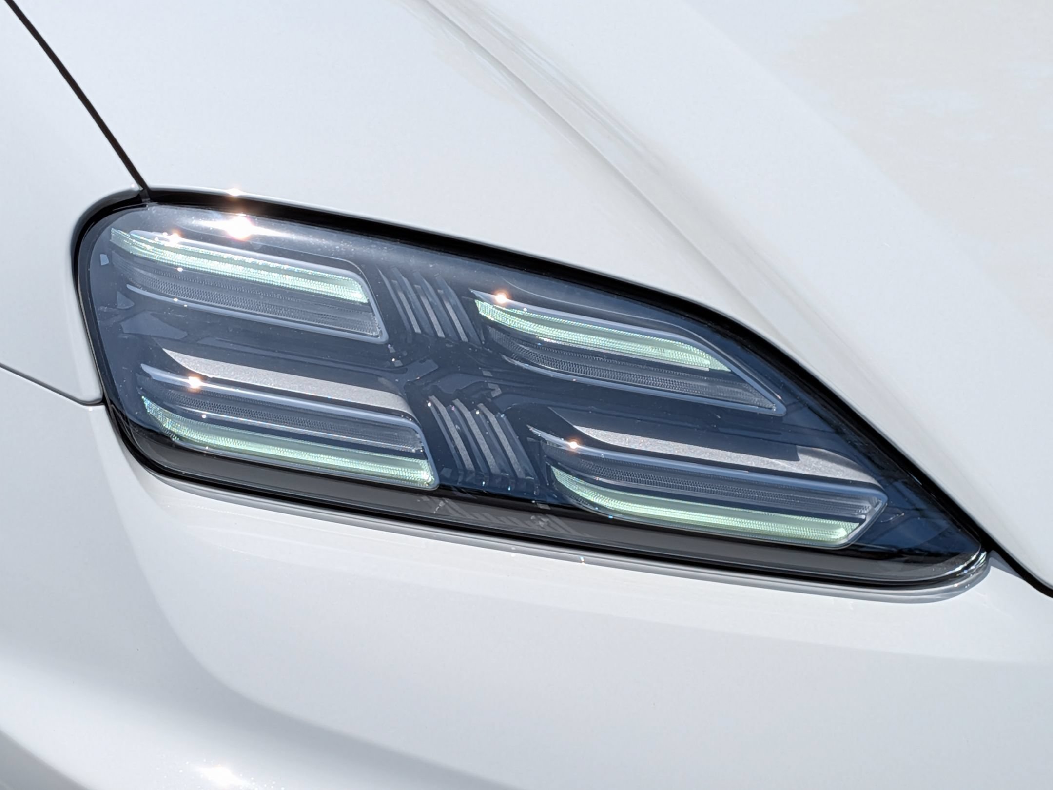 New 2026 Porsche Macan Turbo Electric AWD/4WD image 35