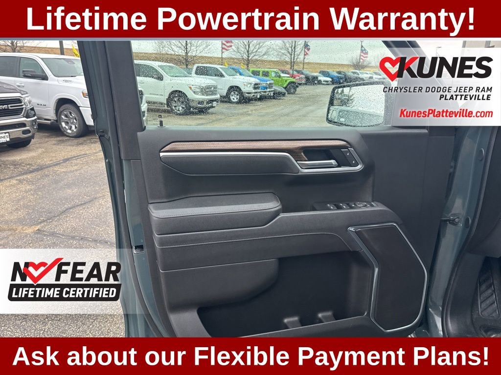 Used 2025 Chevrolet Silverado 1500 LT image 12