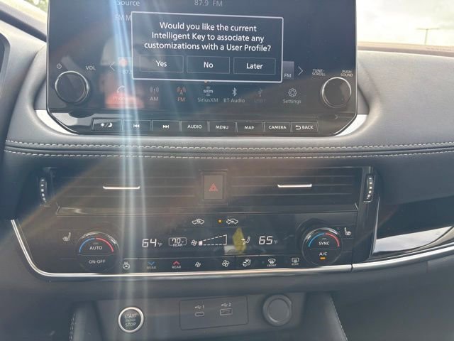 Used 2023 Nissan Rogue SL w/ SL Premium Package image 23