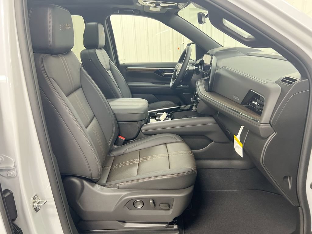 New 2026 Chevrolet Tahoe High Country w/ Sun And Tow Package AWD/4WD image 23
