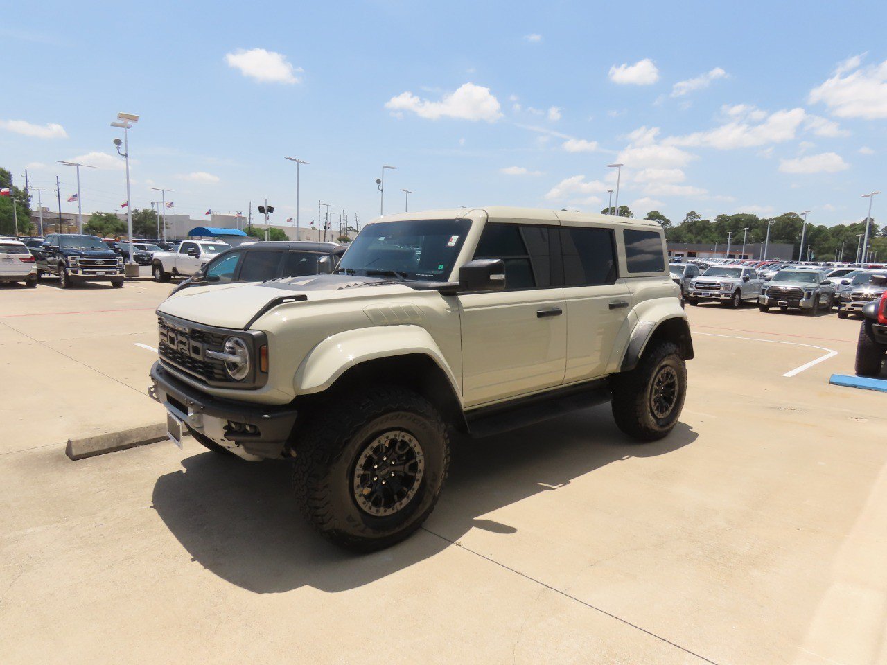 Used 2025 Ford Bronco Raptor AWD/4WD image 2