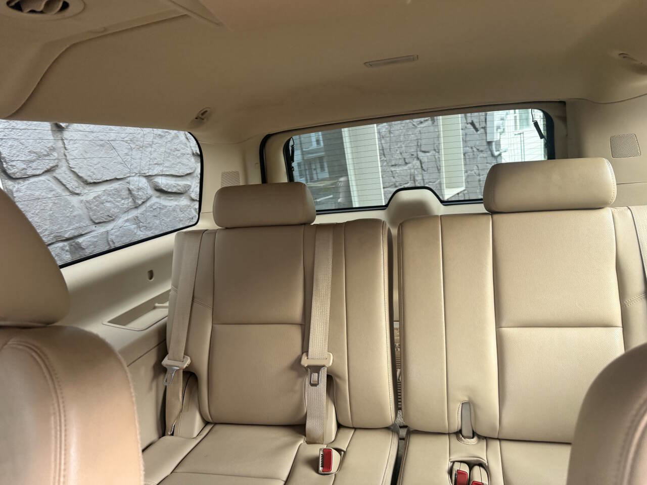 Used 2012 Cadillac Escalade ESV Premium AWD/4WD image 16