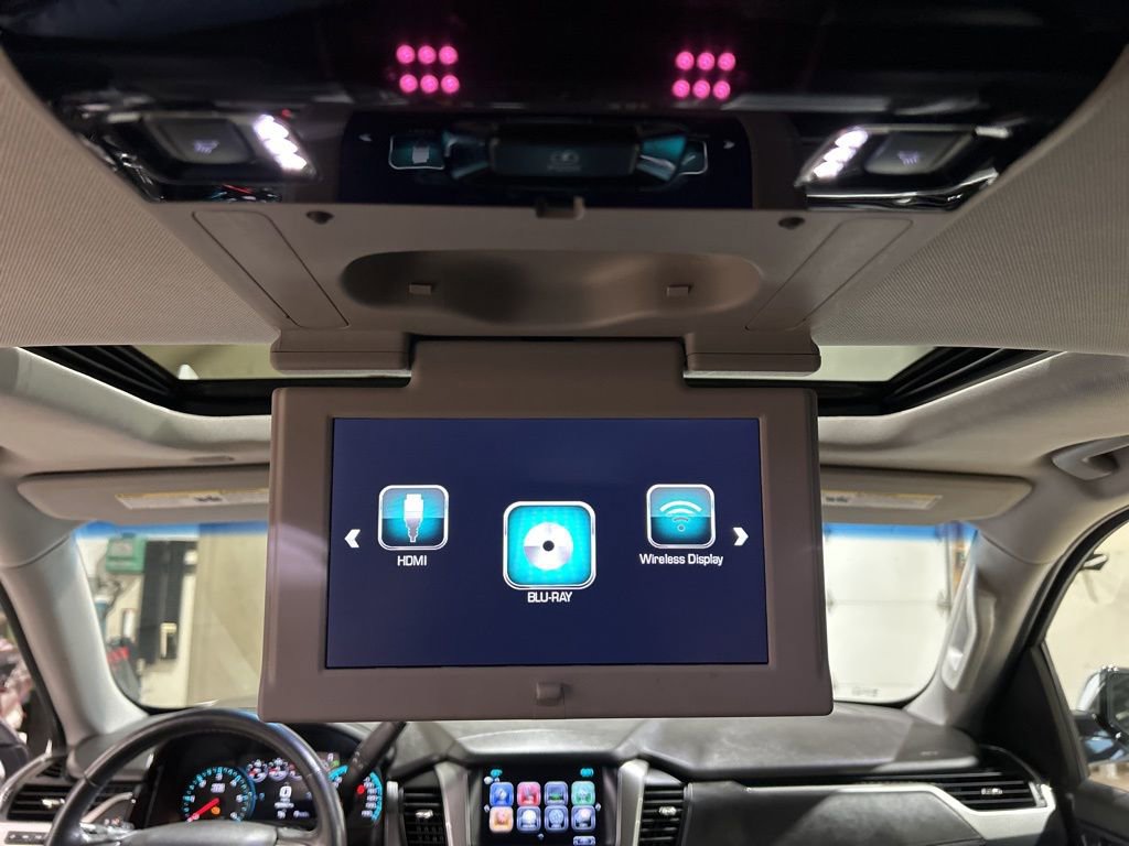 Used 2019 Chevrolet Suburban Premier image 36