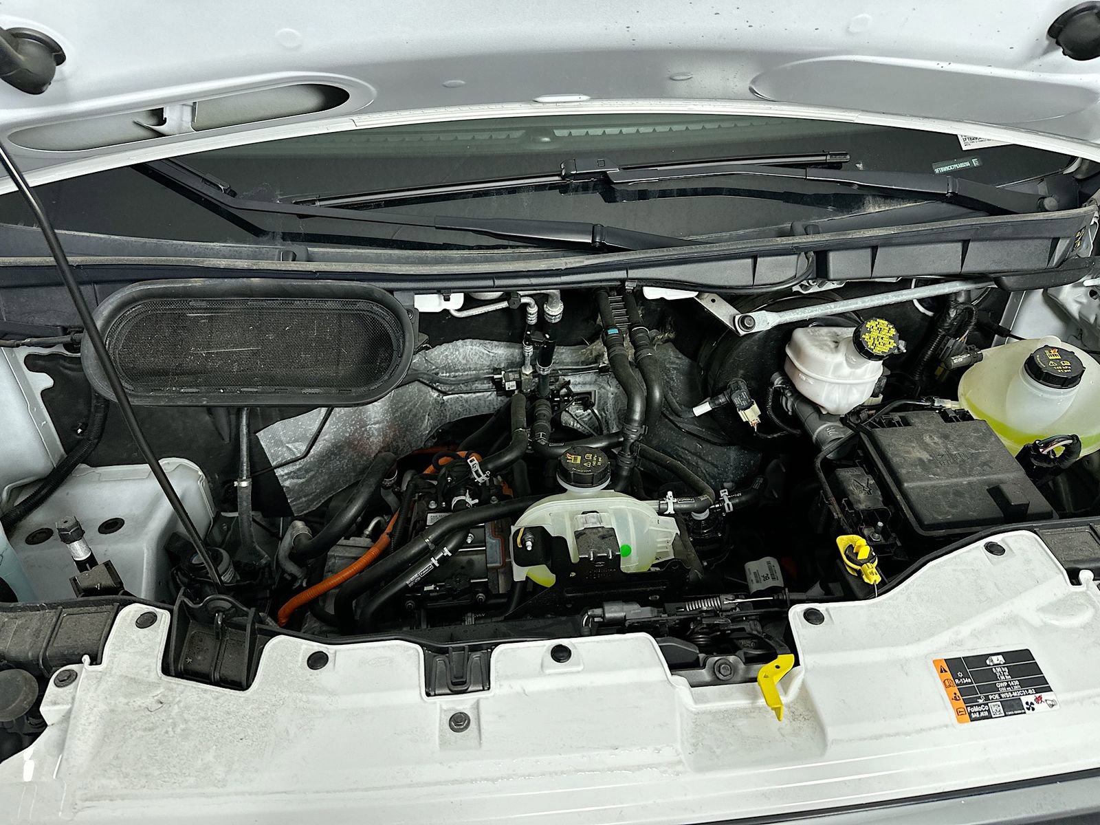 Used 2023 Ford E-Transit Medium Roof image 28