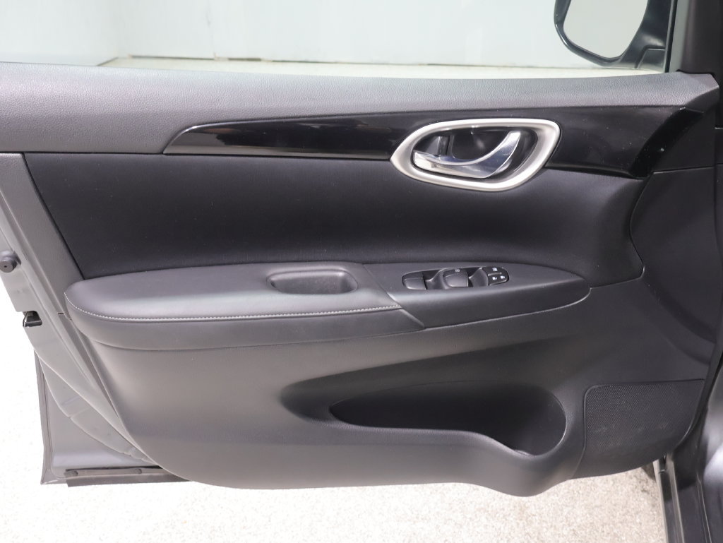 Used 2017 Nissan Sentra SV FWD image 13