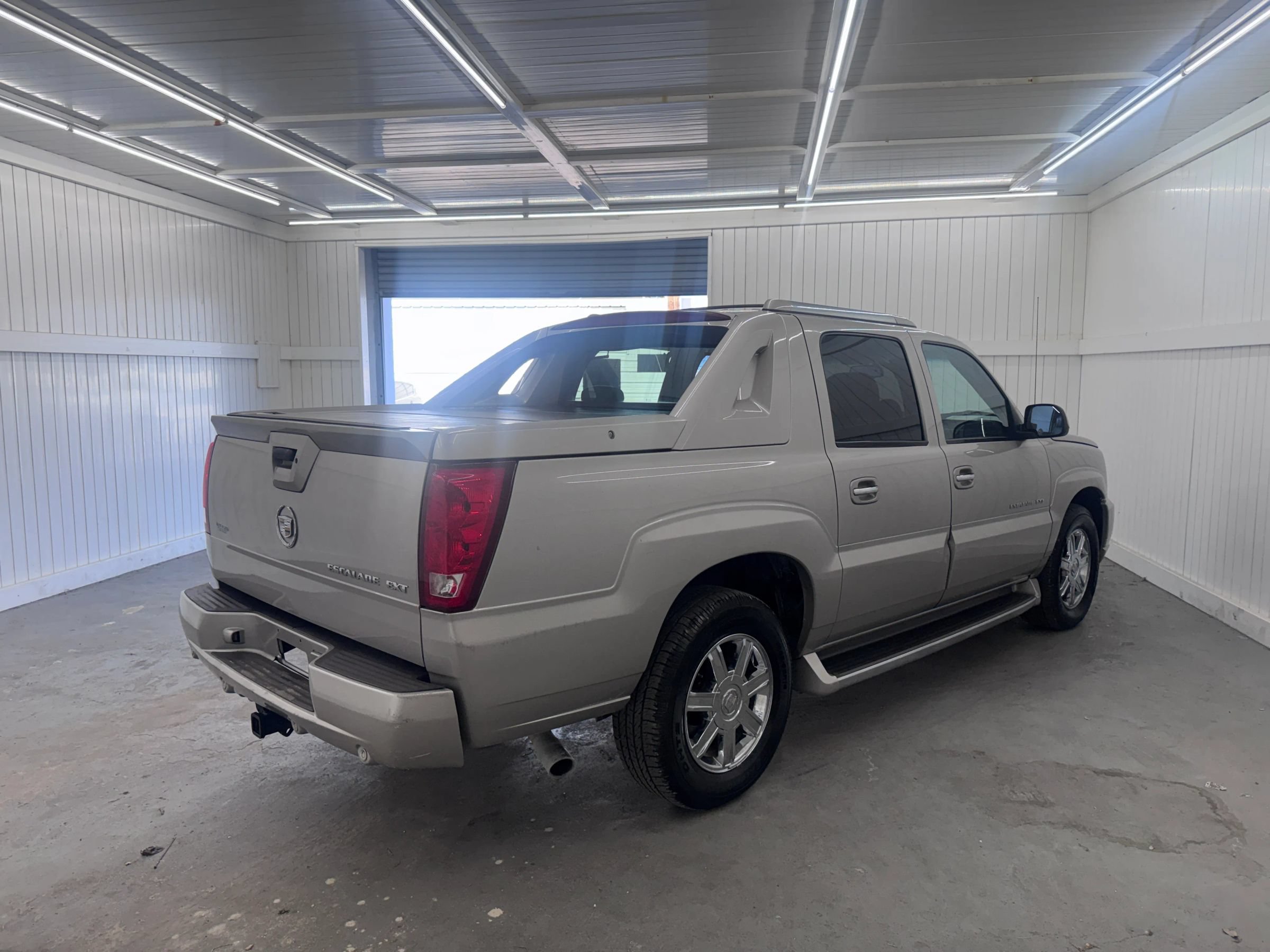 Used 2004 Cadillac Escalade EXT AWD/4WD image 5