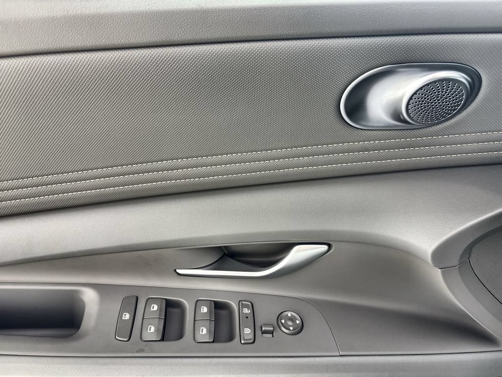 New 2026 Hyundai Elantra SEL Sport Premium FWD image 15