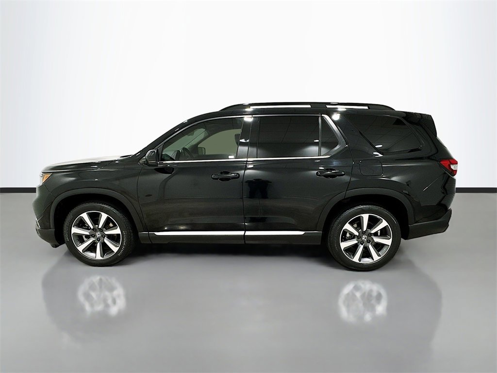 Used 2023 Honda Pilot Touring image 4