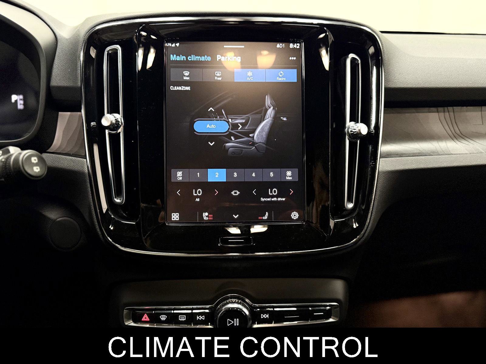 Used 2023 Volvo XC40 Recharge Ultimate w/ Protection Package Premier image 23