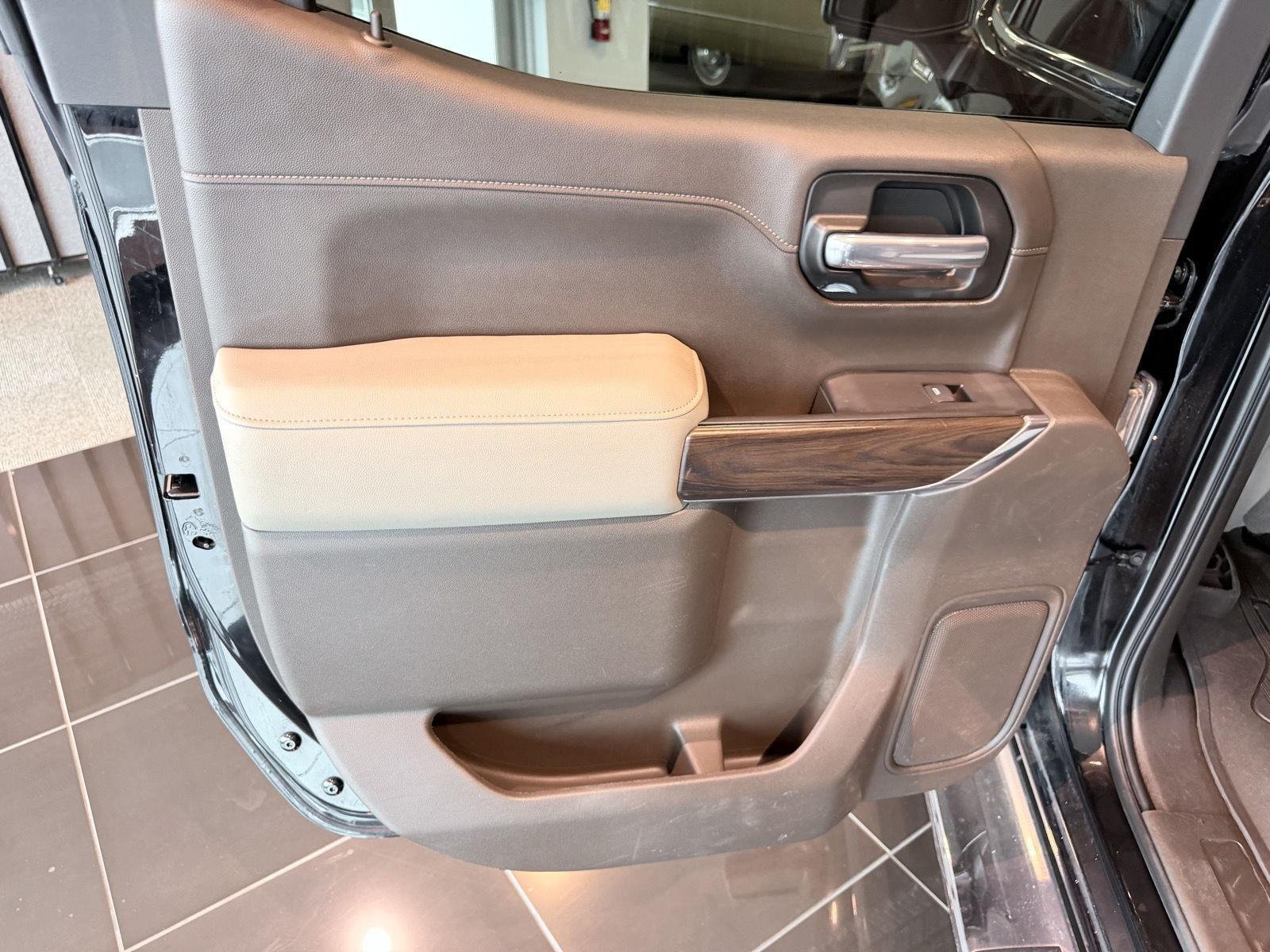 Used 2021 GMC Sierra 1500 SLT w/ SLT Premium Plus Package AWD/4WD image 23