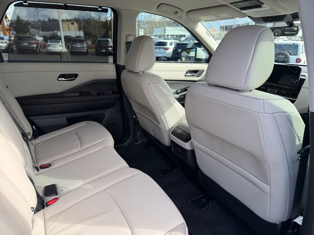 Used 2023 Nissan Pathfinder SL w/ Lighting Package (N92) image 41