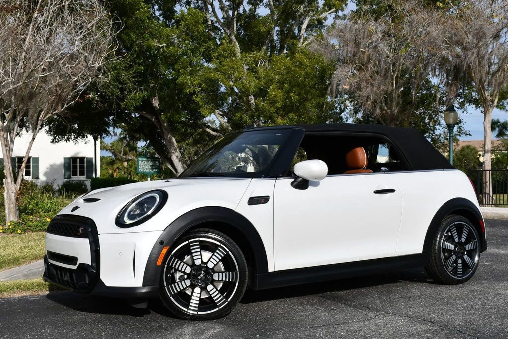 Used 2023 MINI Cooper S video 2