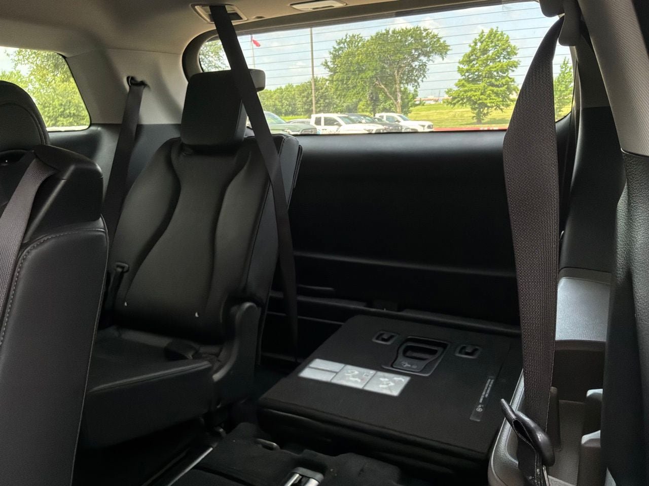 Used 2026 Kia Carnival FWD image 13