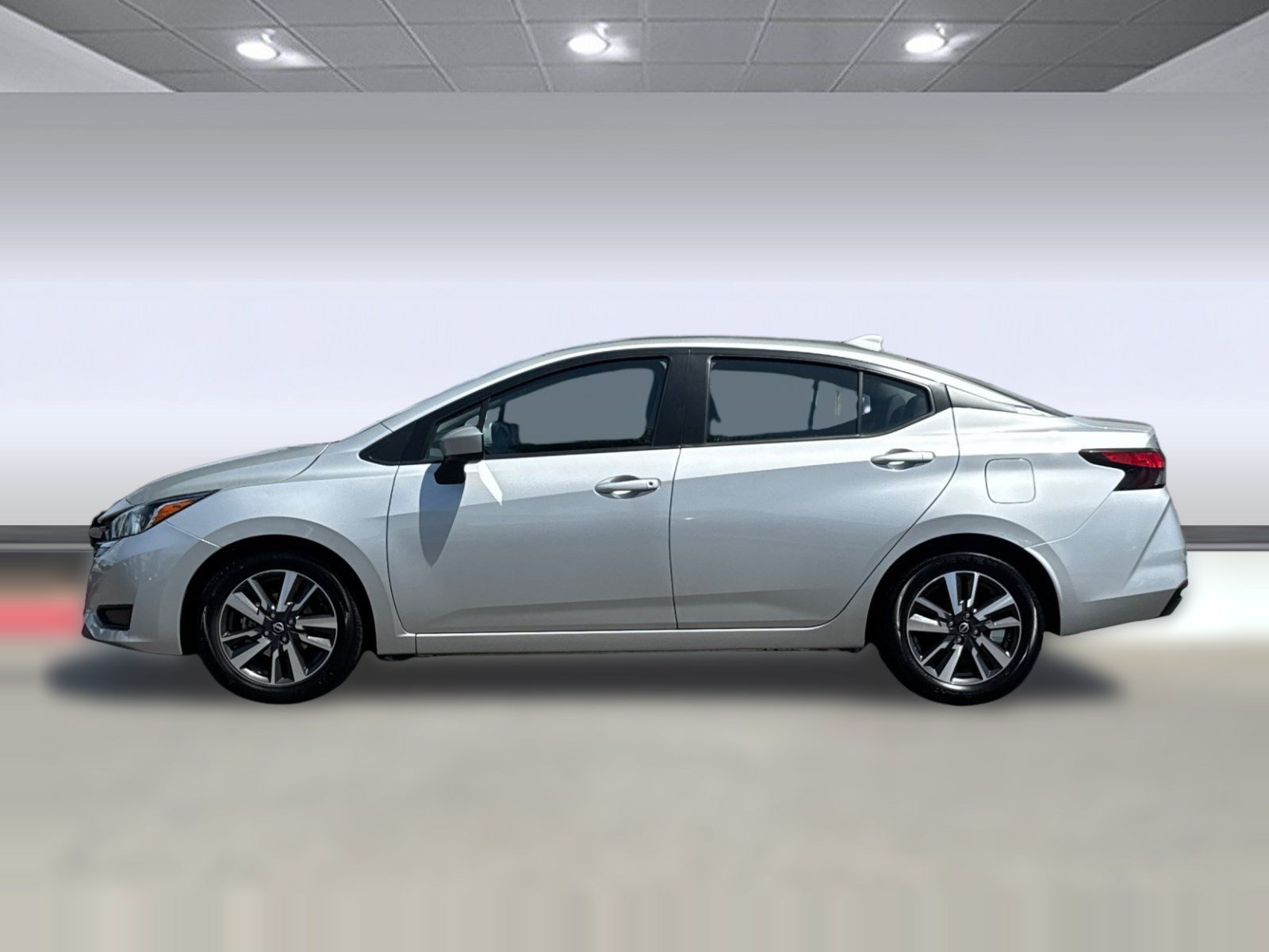 Used 2024 Nissan Versa SV FWD image 2