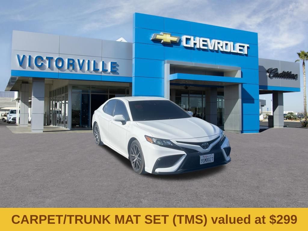 Used 2023 Toyota Camry SE image 3