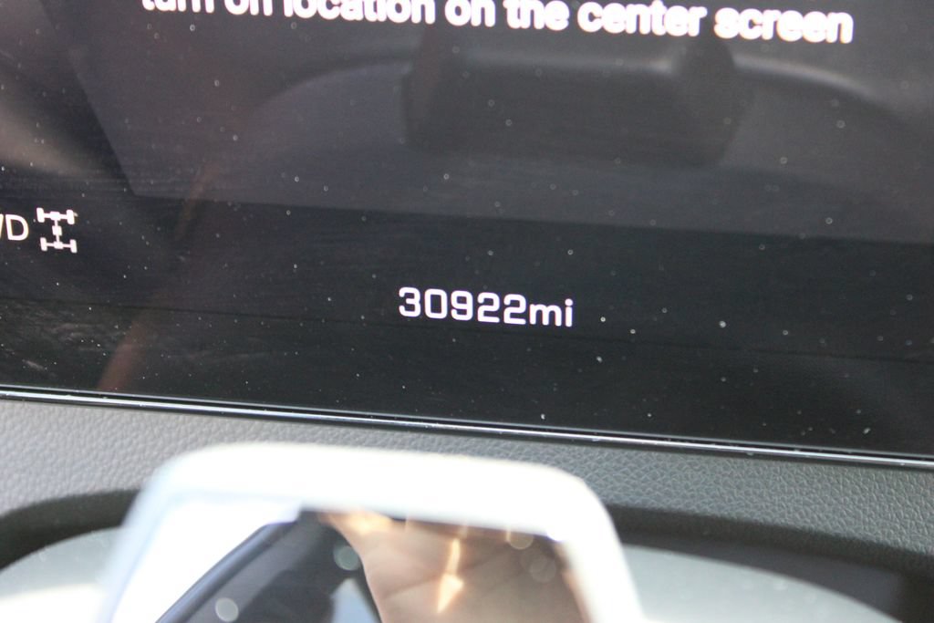 Used 2024 Chevrolet Traverse RS AWD/4WD image 17