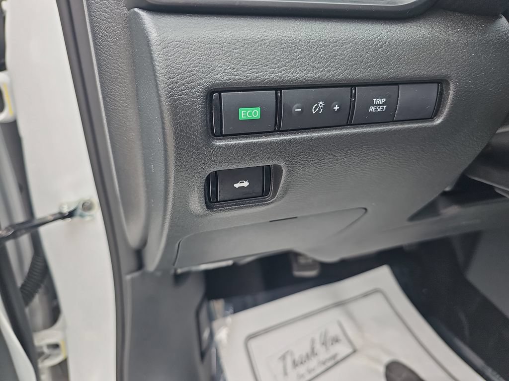 Used 2025 Nissan Sentra S FWD image 32