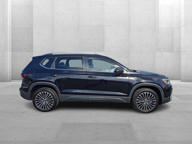 Used 2025 Volkswagen Taos SE FWD image 7