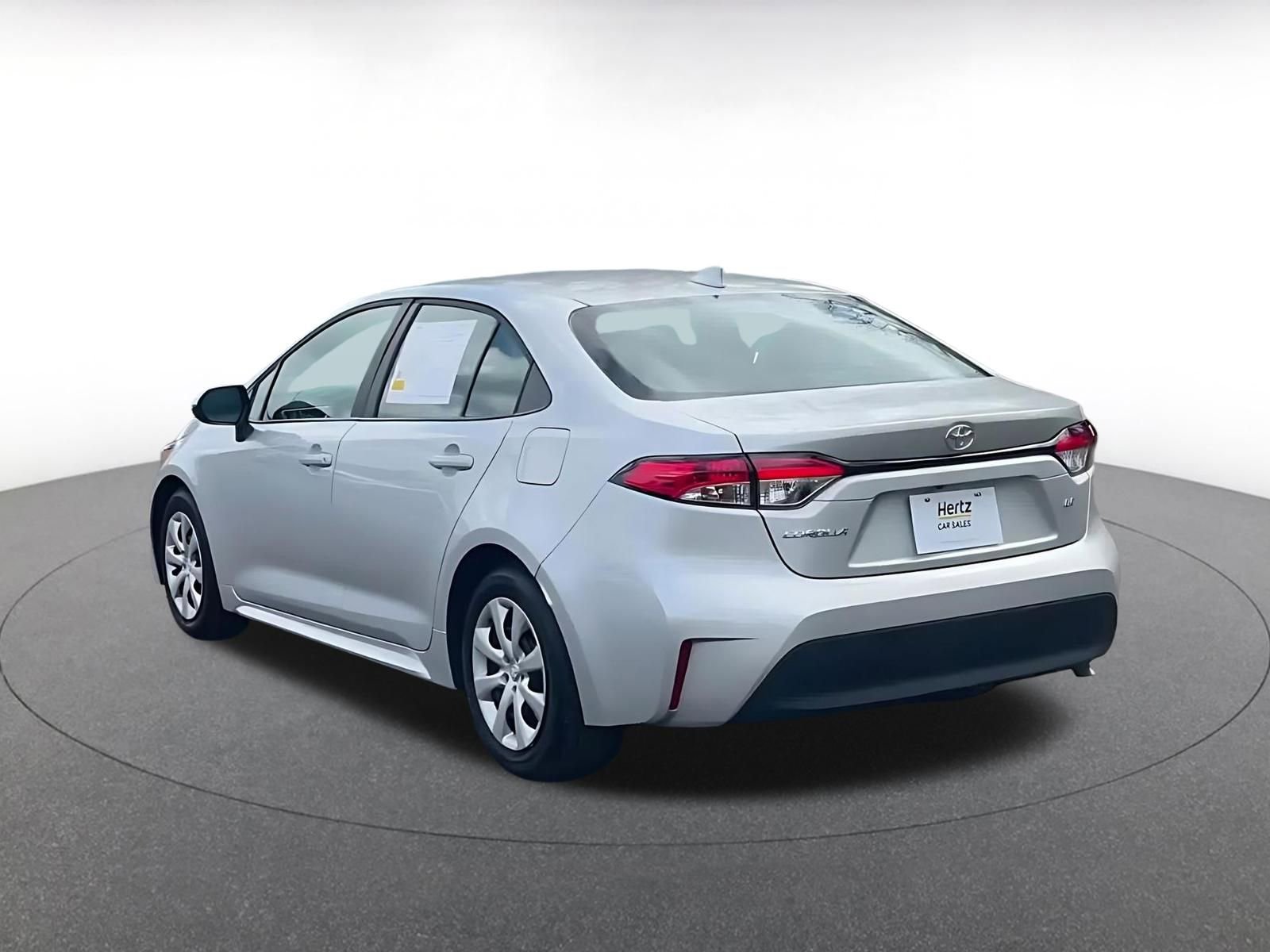 Used 2025 Toyota Corolla LE FWD image 11