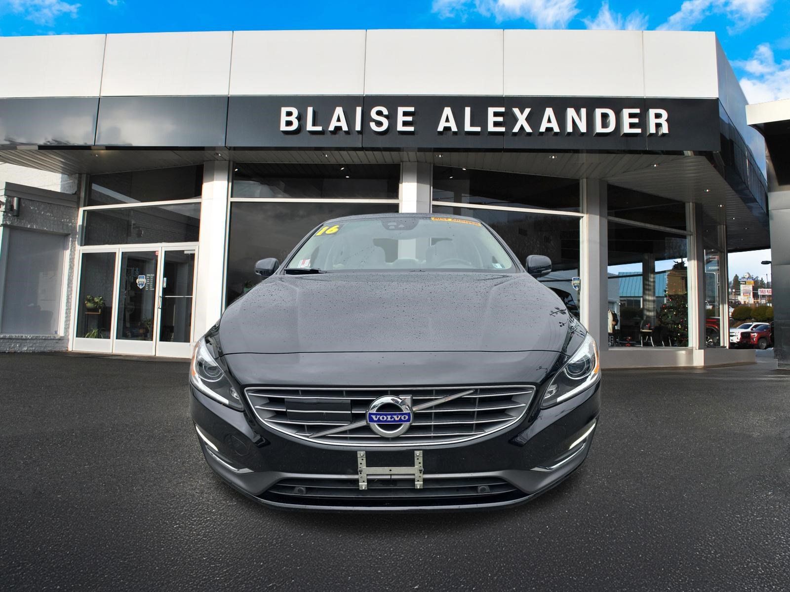 Used 2016 Volvo S60 T5 Inscription Platinum FWD image 9