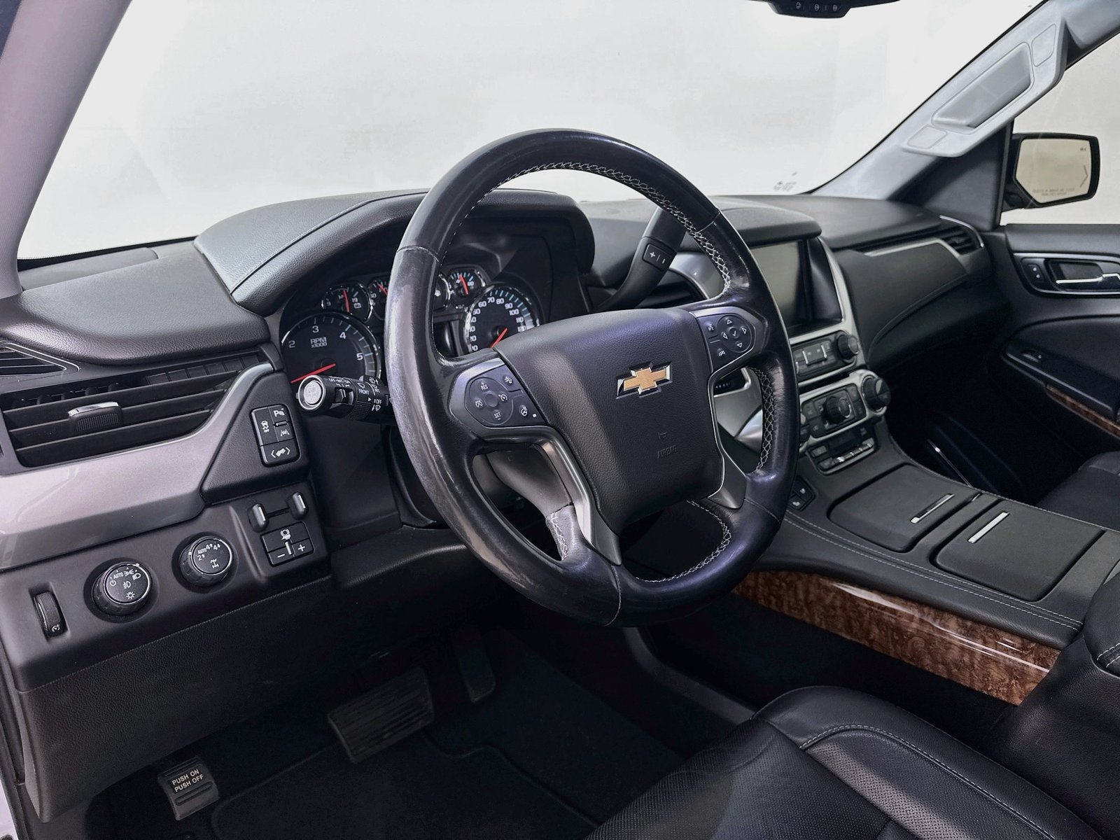 Used 2019 Chevrolet Tahoe Premier w/ RST 6.2L Performance Edition AWD/4WD image 32