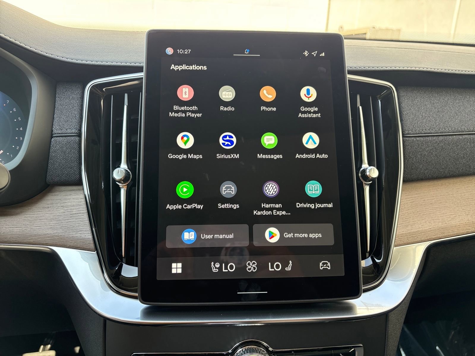 New 2026 Volvo XC90 B6 Plus w/ Protection Package Premier image 18