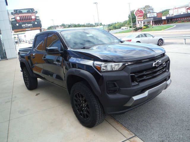 Used 2024 Chevrolet Colorado Trail Boss w/ Advanced Trailering Package AWD/4WD image 13