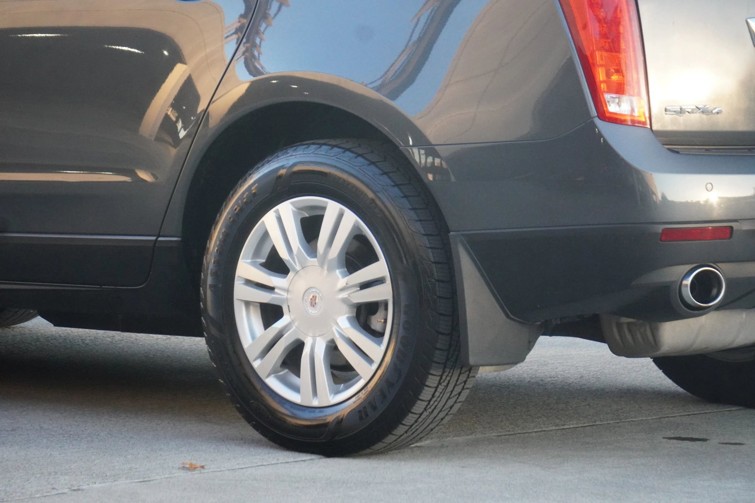 Used 2012 Cadillac SRX Luxury image 9