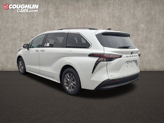 New 2026 Toyota Sienna XLE FWD image 5