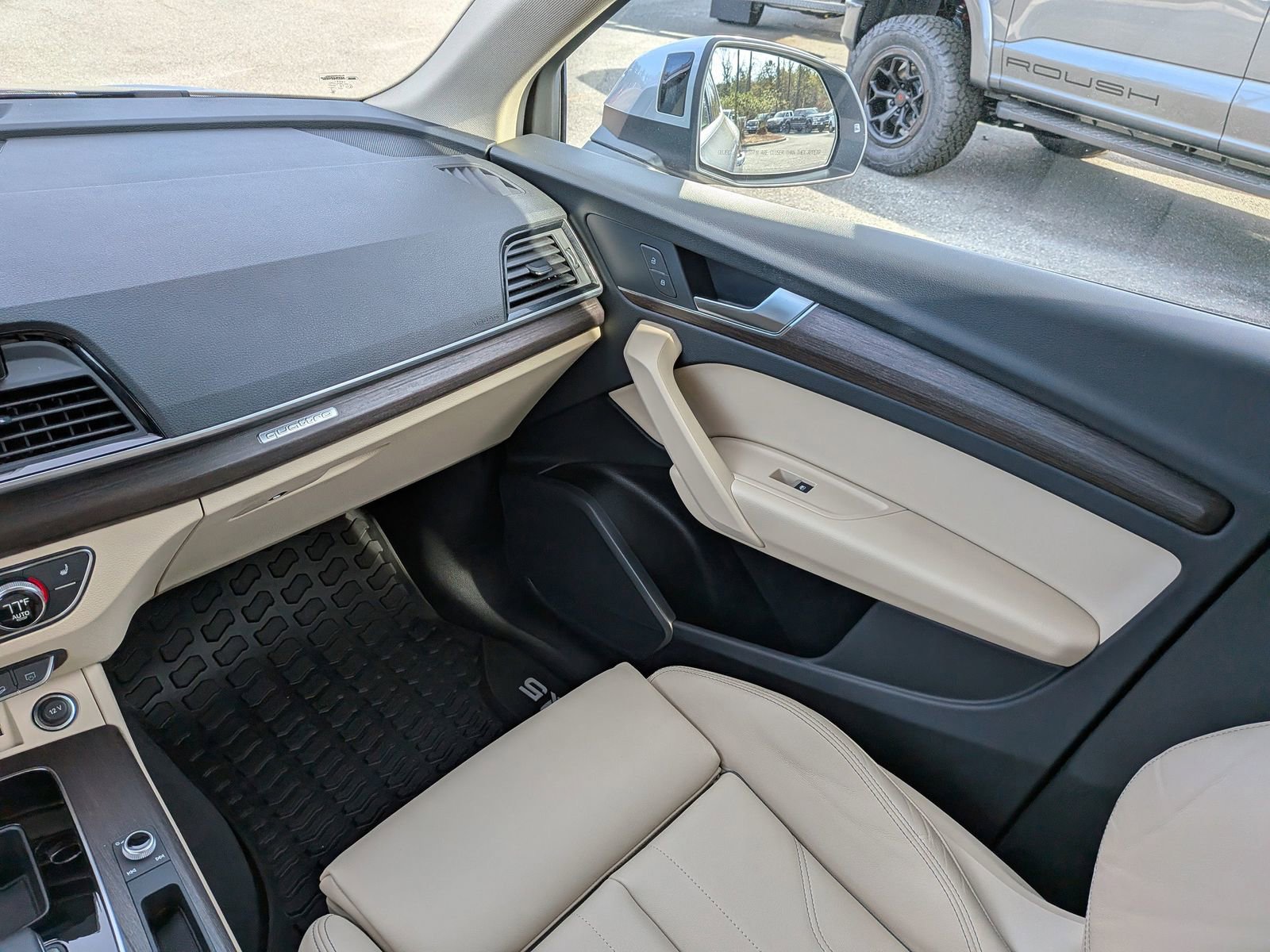 Used 2024 Audi Q5 2.0T Premium image 19