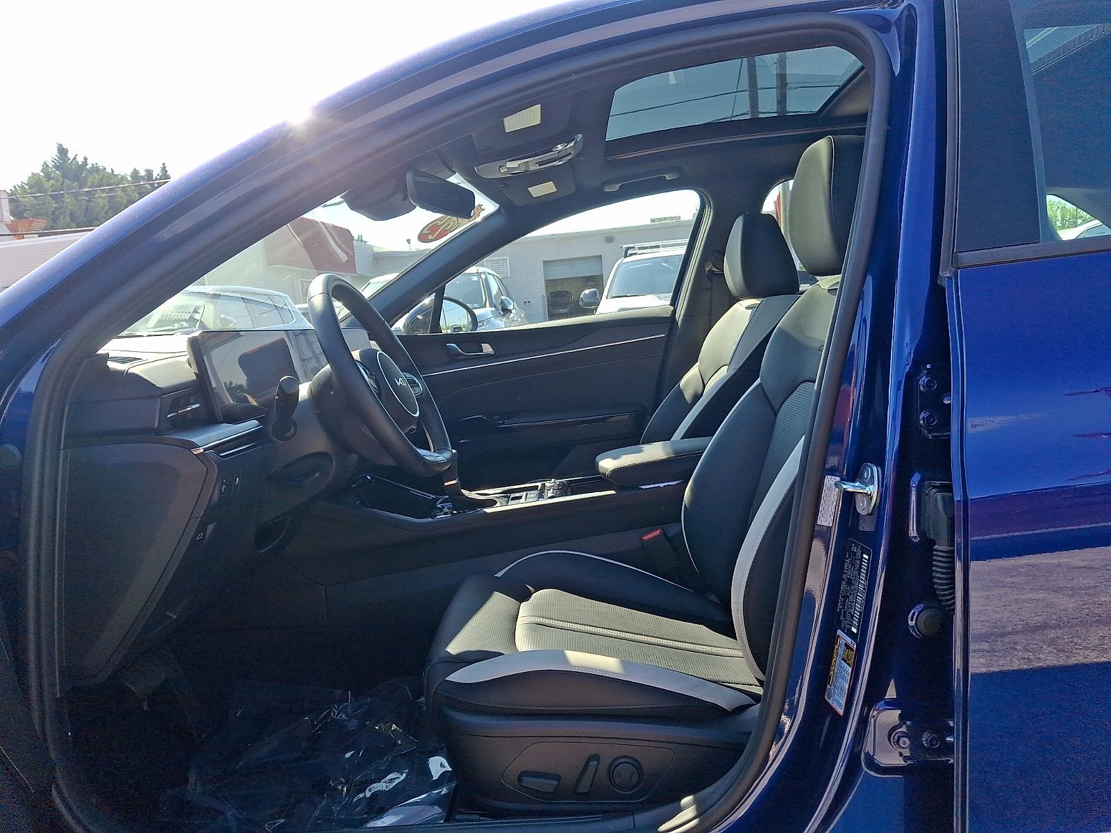 Used 2025 Kia K5 GT-Line w/ GT-Line Premium Package FWD image 13