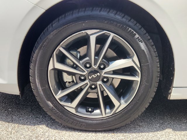 Used 2024 Kia Forte LXS FWD image 7