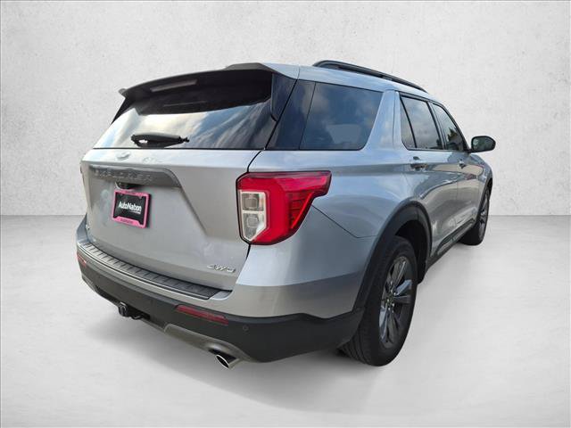 Certified 2022 Ford Explorer XLT w/ Equipment Group 202A AWD/4WD image 3