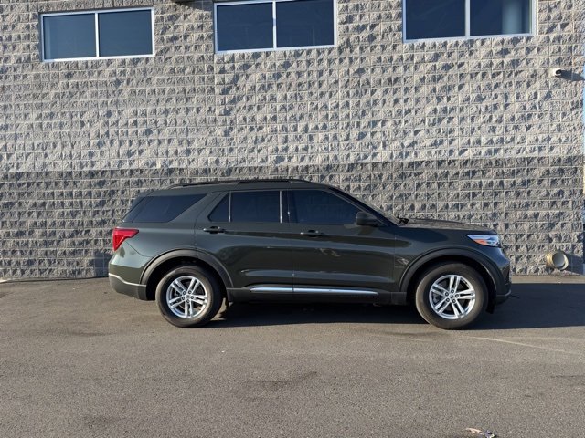 Used 2024 Ford Explorer XLT w/ Equipment Group 202A image 2