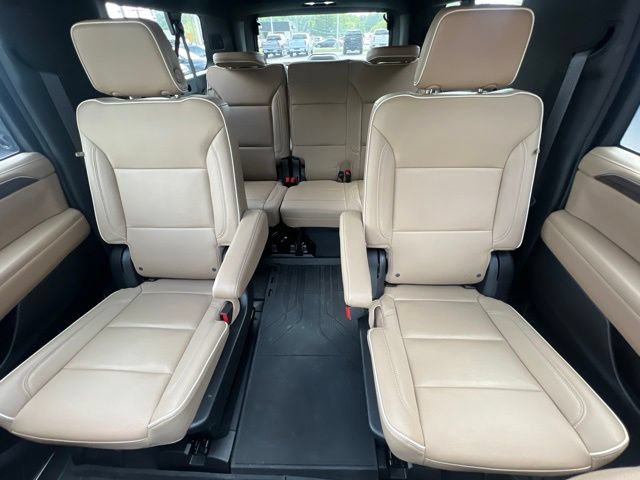 Used 2024 Chevrolet Suburban Premier AWD/4WD image 22