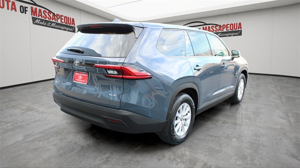 Certified 2024 Toyota Grand Highlander XLE image 5