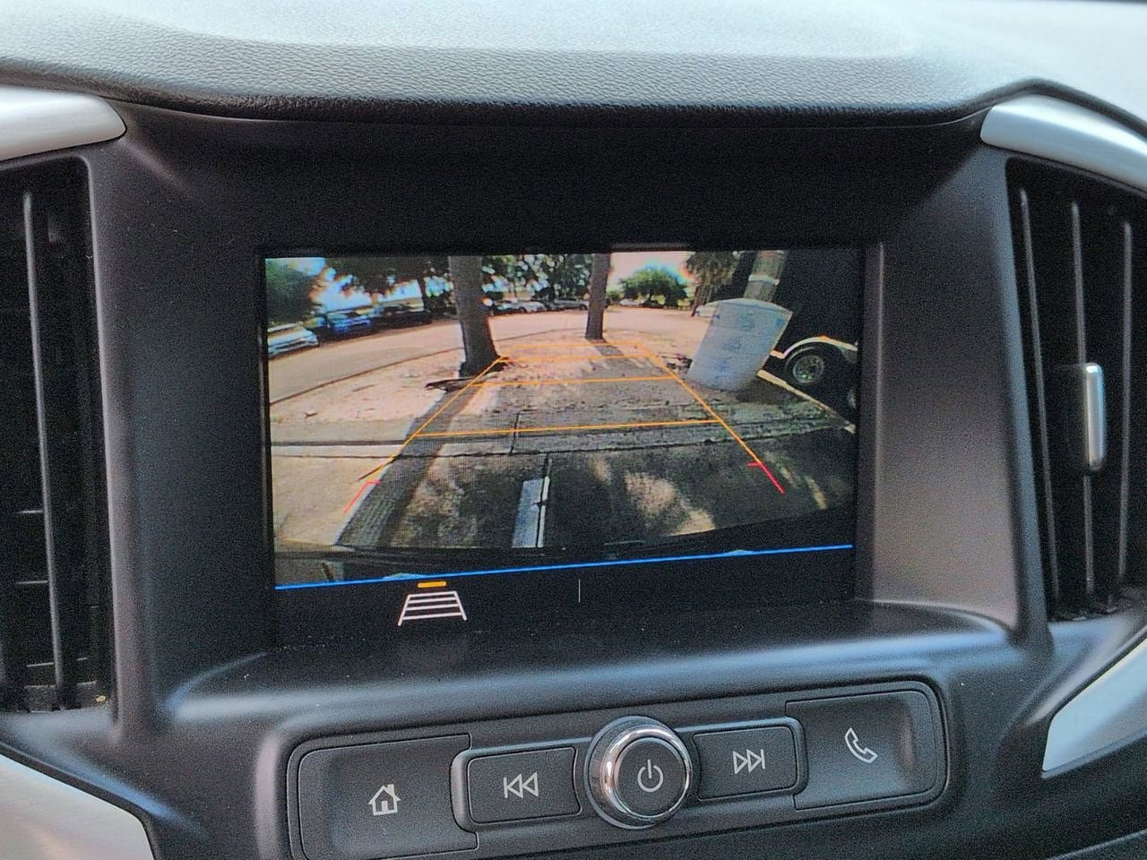 Used 2020 GMC Terrain SLE FWD image 17