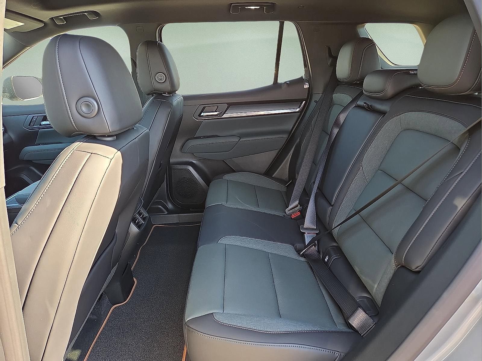 New 2026 GMC Terrain AT4 AWD/4WD image 10