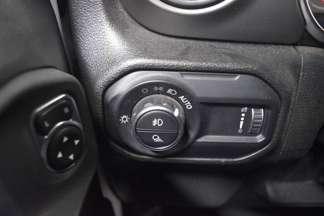 Certified 2023 Jeep Gladiator Sport image 18