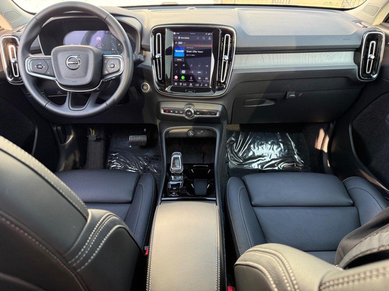 Used 2026 Volvo XC40 B5 Plus AWD/4WD image 12