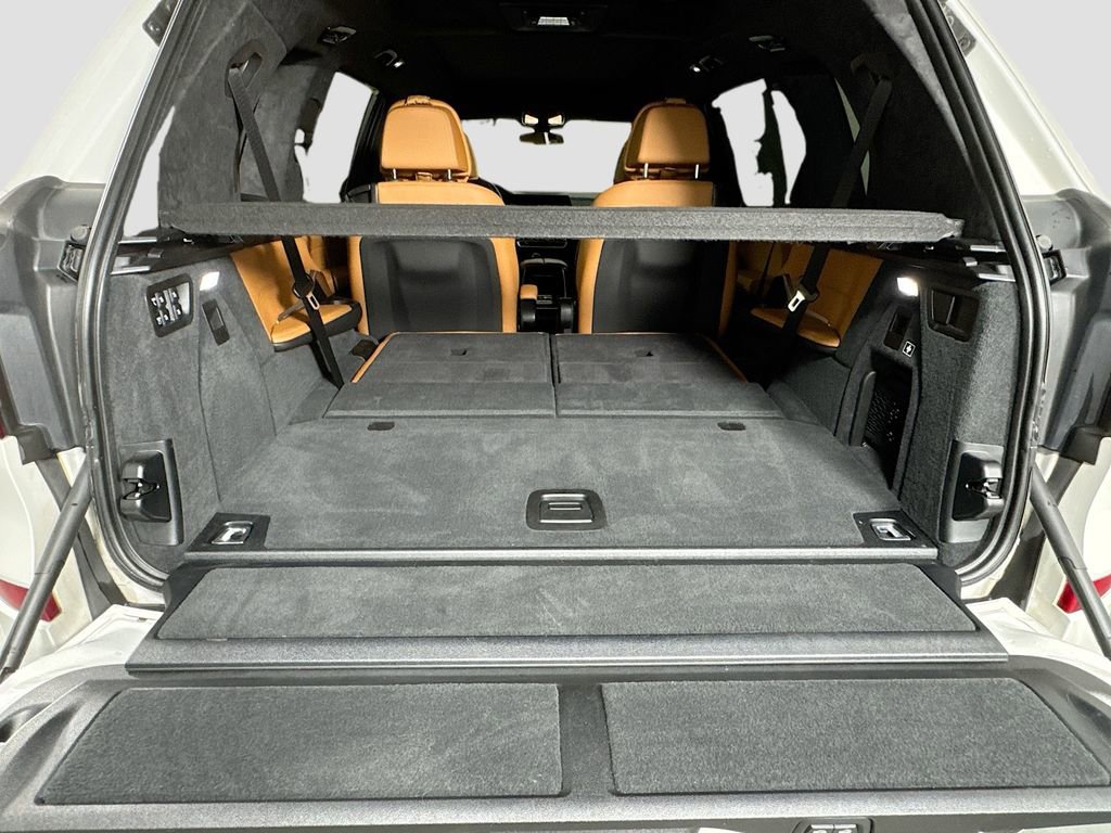 Used 2021 BMW X7 xDrive40i w/ M Sport Package image 29