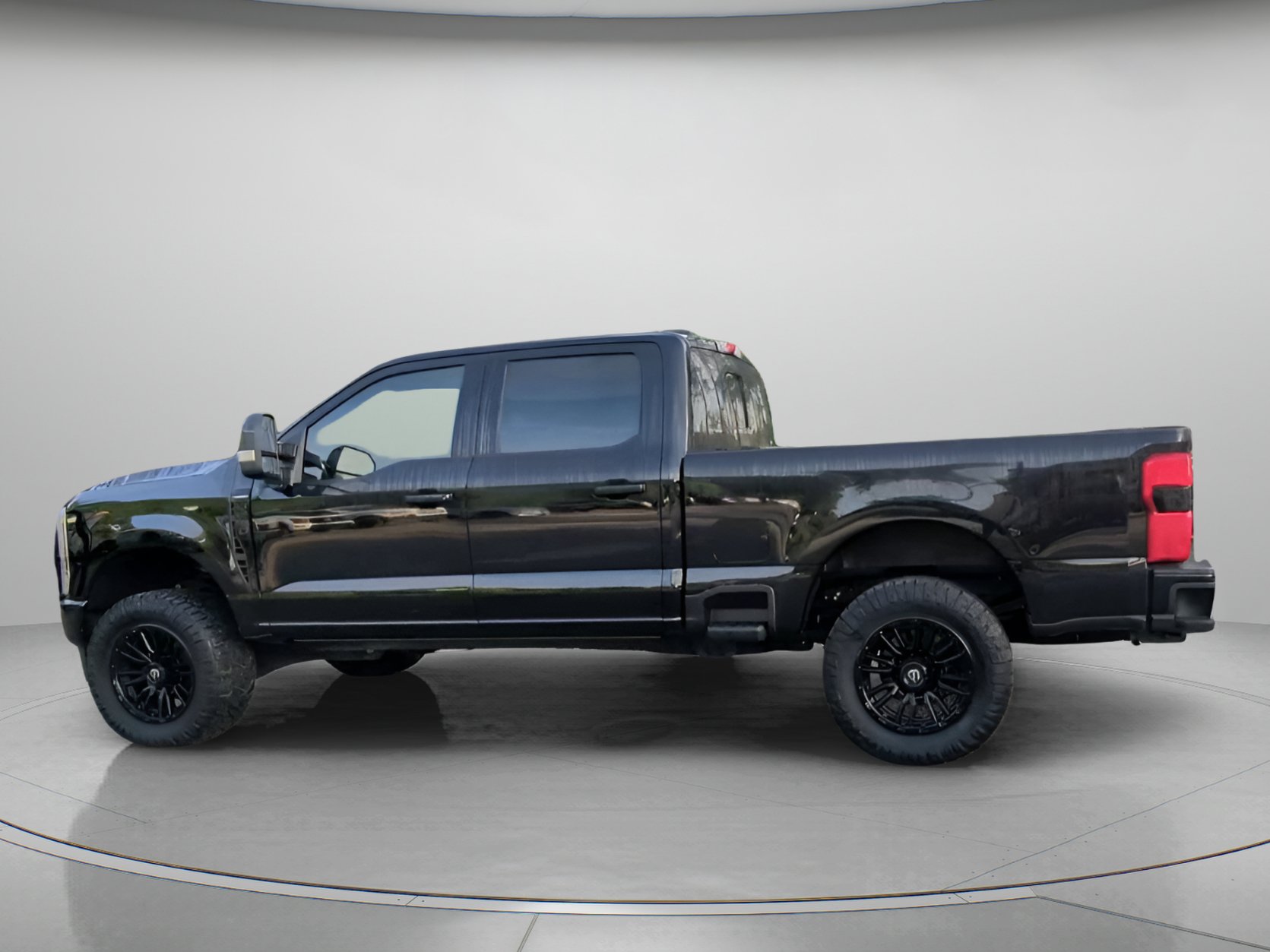 Used 2025 Ford F250 Lariat w/ Black Appearance Package AWD/4WD image 18