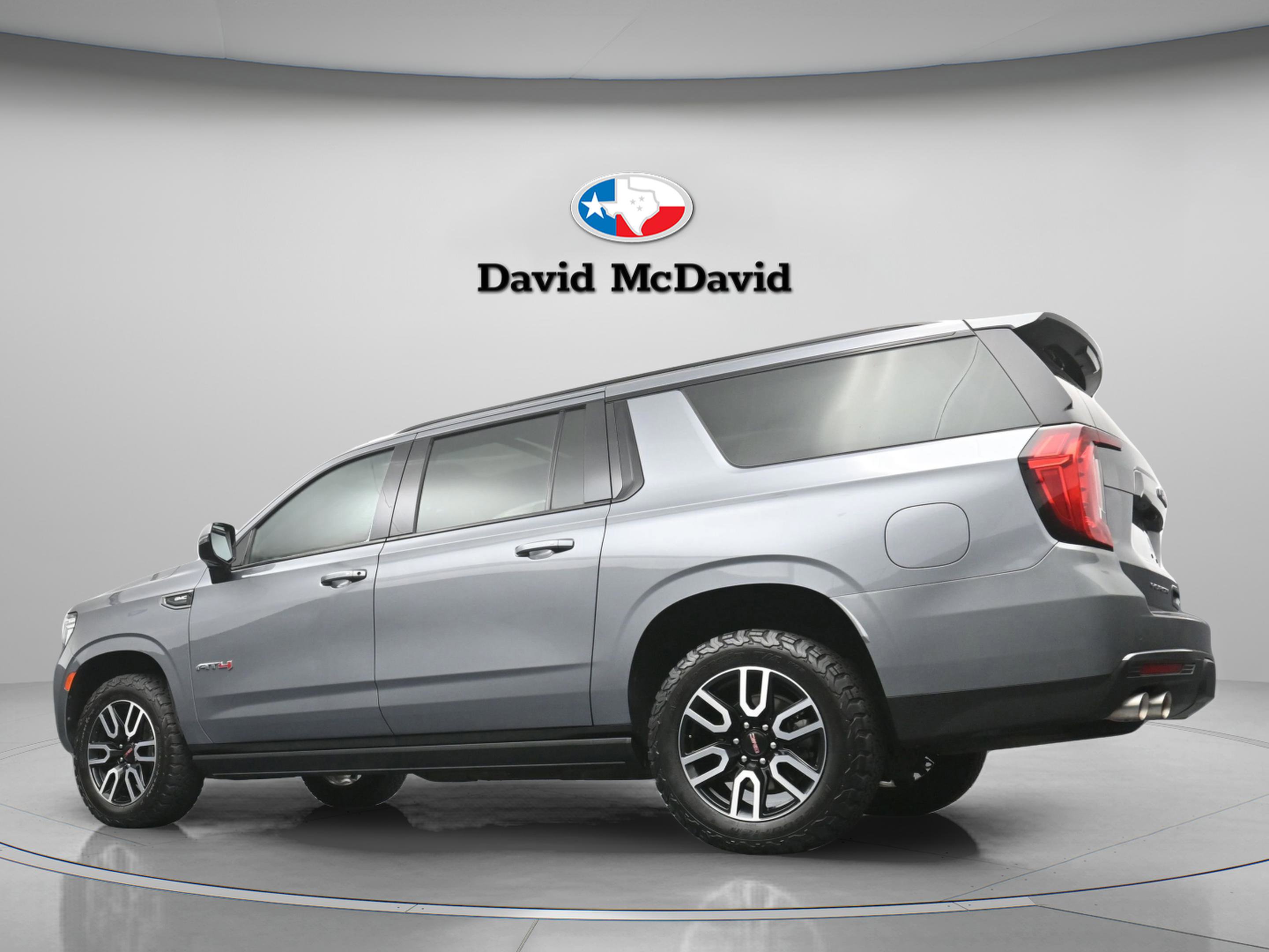 Used 2022 GMC Yukon XL AT4 image 11