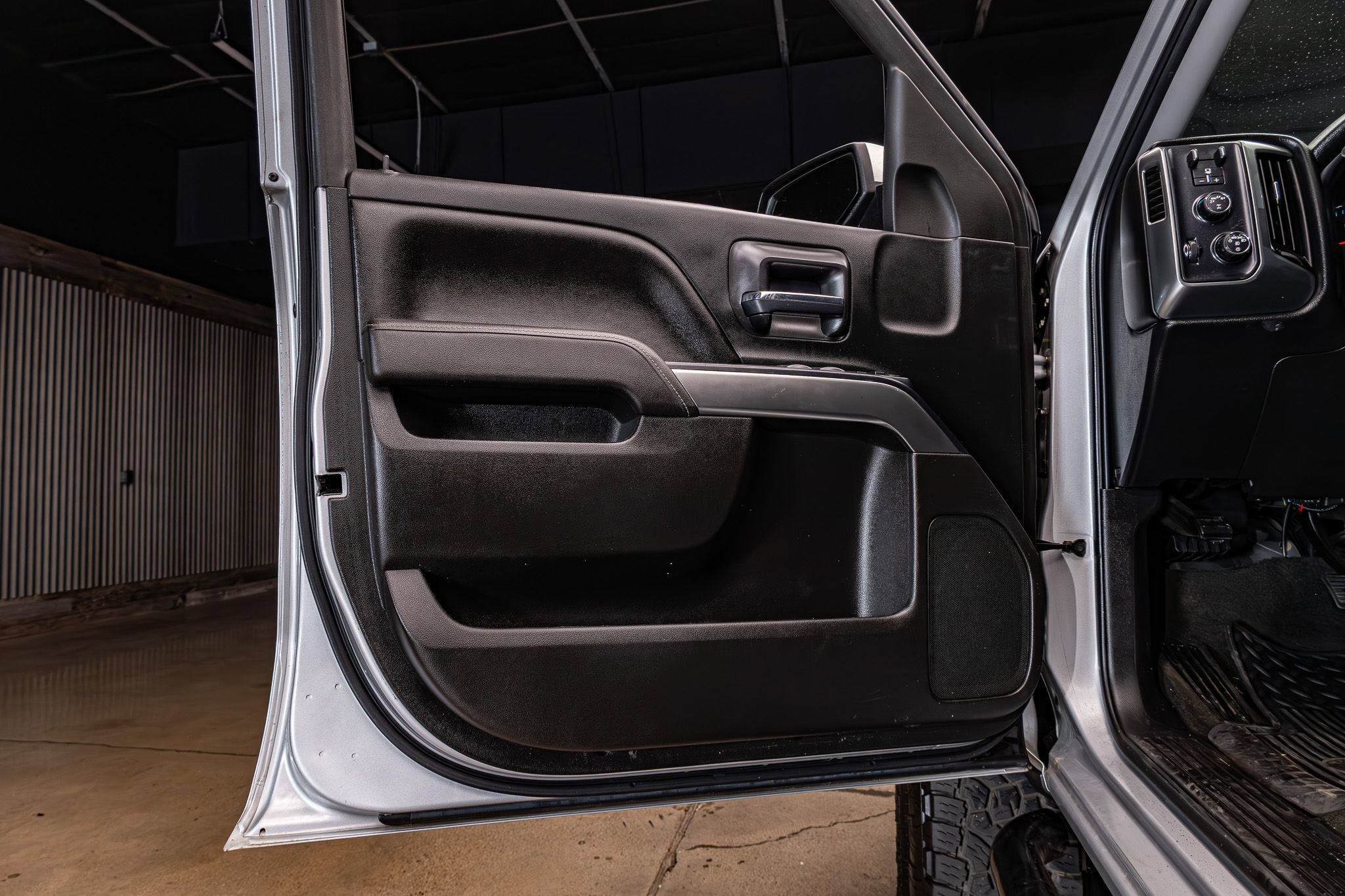 Used 2017 Chevrolet Silverado 1500 LT w/ All Star Edition image 25