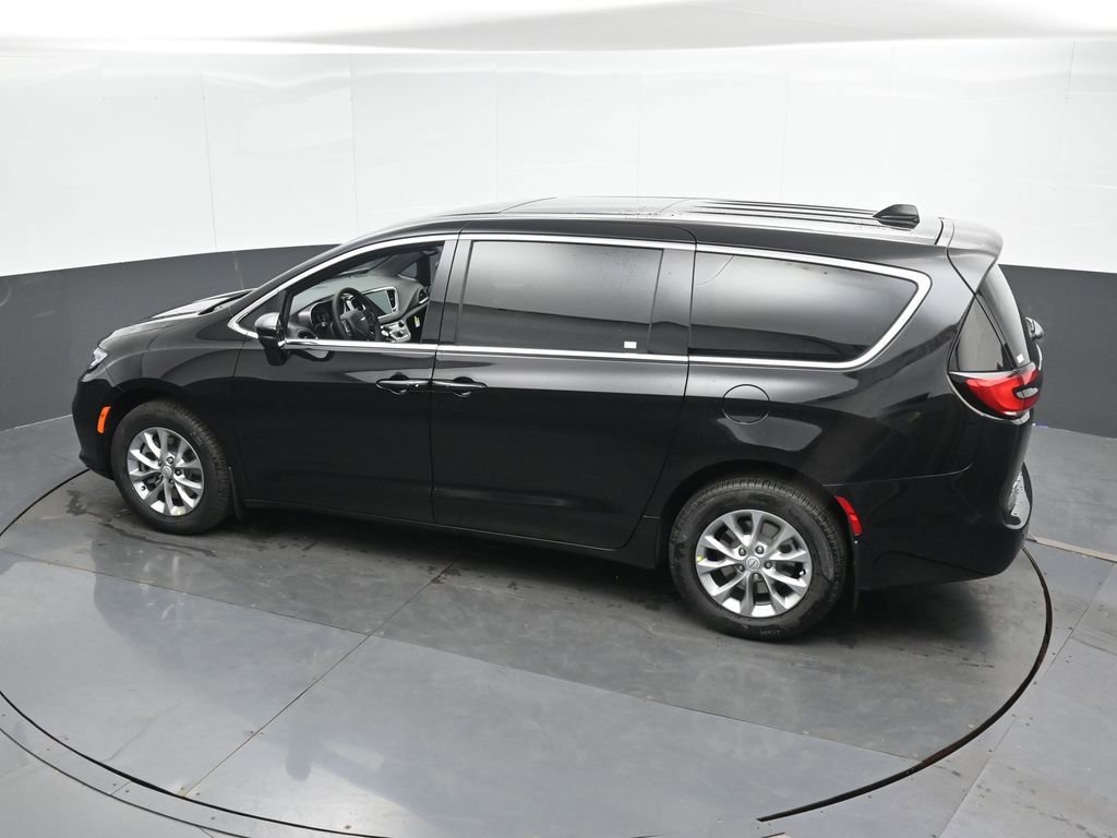 New 2026 Chrysler Pacifica Select image 37