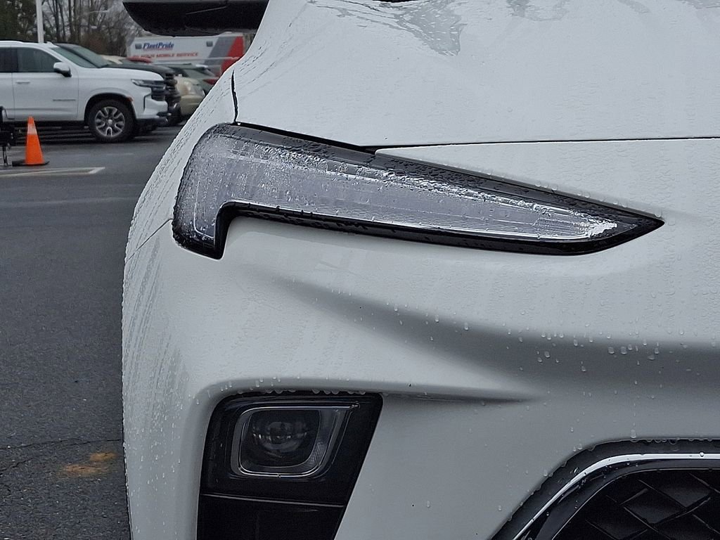 Used 2024 Buick Encore GX Sport Touring image 11