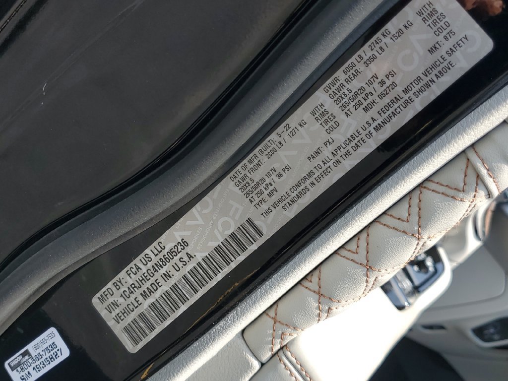 Used 2022 Jeep Grand Cherokee Summit AWD/4WD image 34