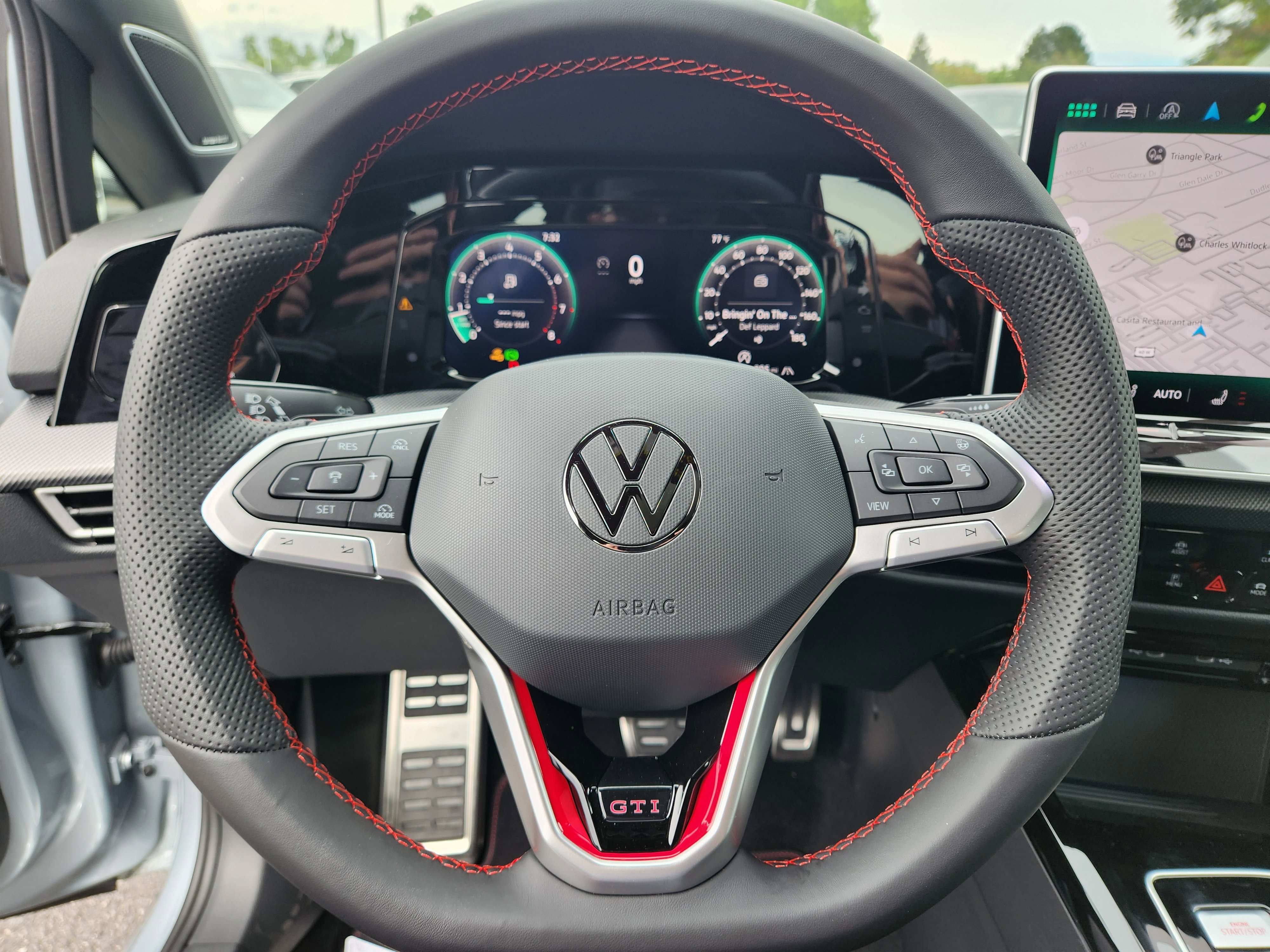 New 2025 Volkswagen Golf SE image 10