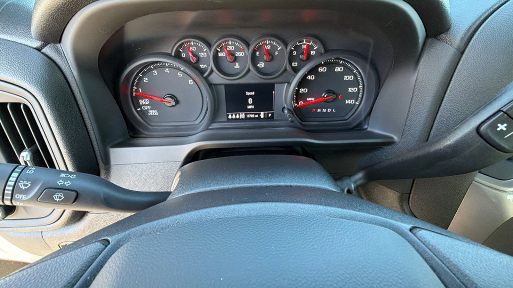 Used 2025 Chevrolet Silverado 1500 Custom image 21